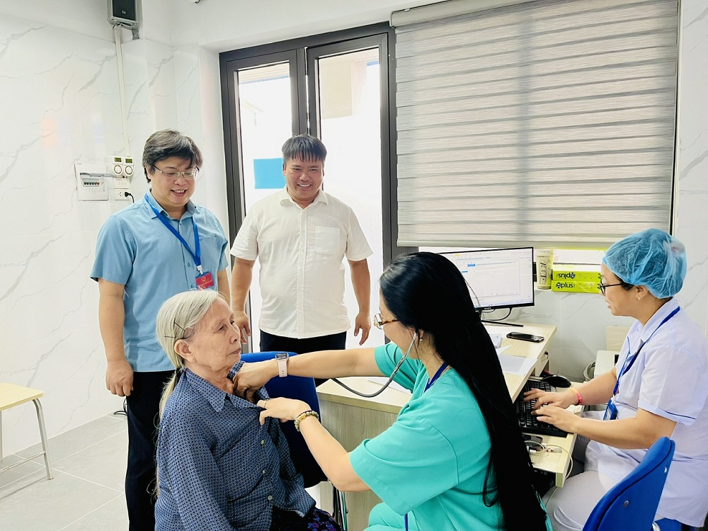 Phường Long Biên tổ chức khám sức khỏe cho đối tượng chính sách, người có công